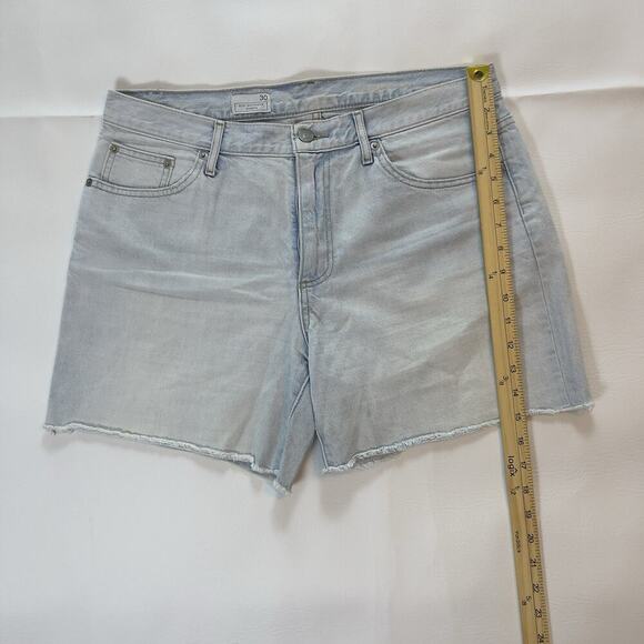 GAP 1969 Jeans Shorts Women S.30 Sexy Boyfriend Light Blue Mid-Rise Cut-Off Hem - Picture 6 of 7